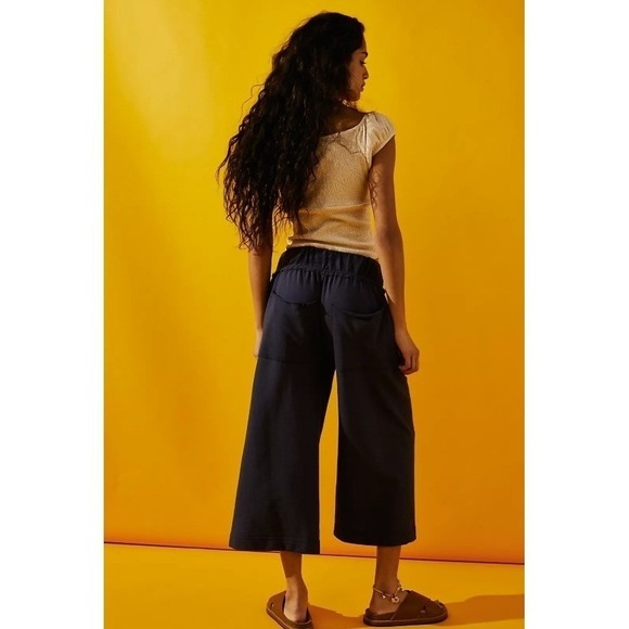 NEW Free People Beach Essential Gaucho Womens Pants Celestial Indigo Navy Medium - Picture 3 of 6
